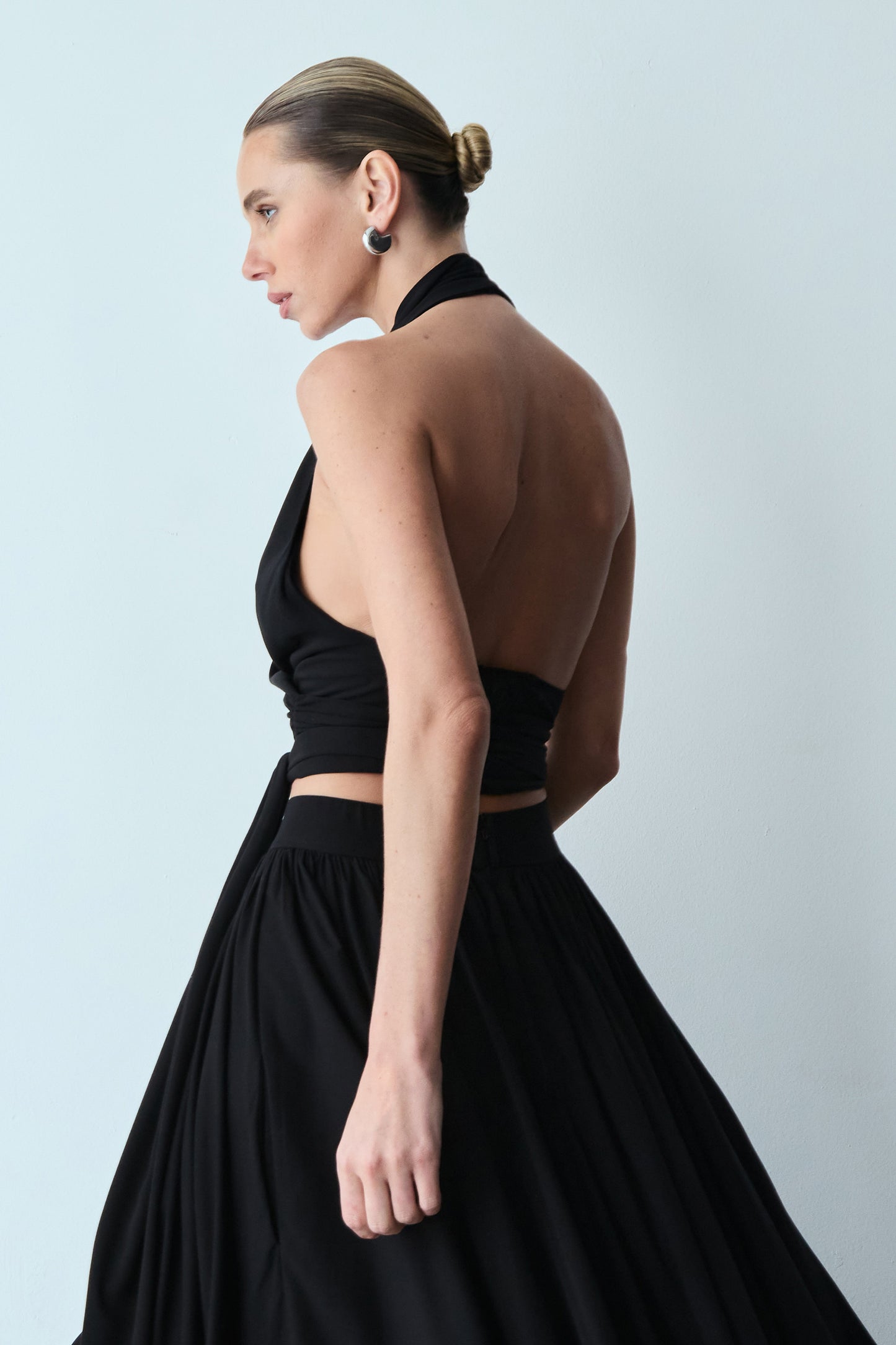 BLUSA FRENTE UNICA COM TRANSPASSE E AMARRACAO PRETO