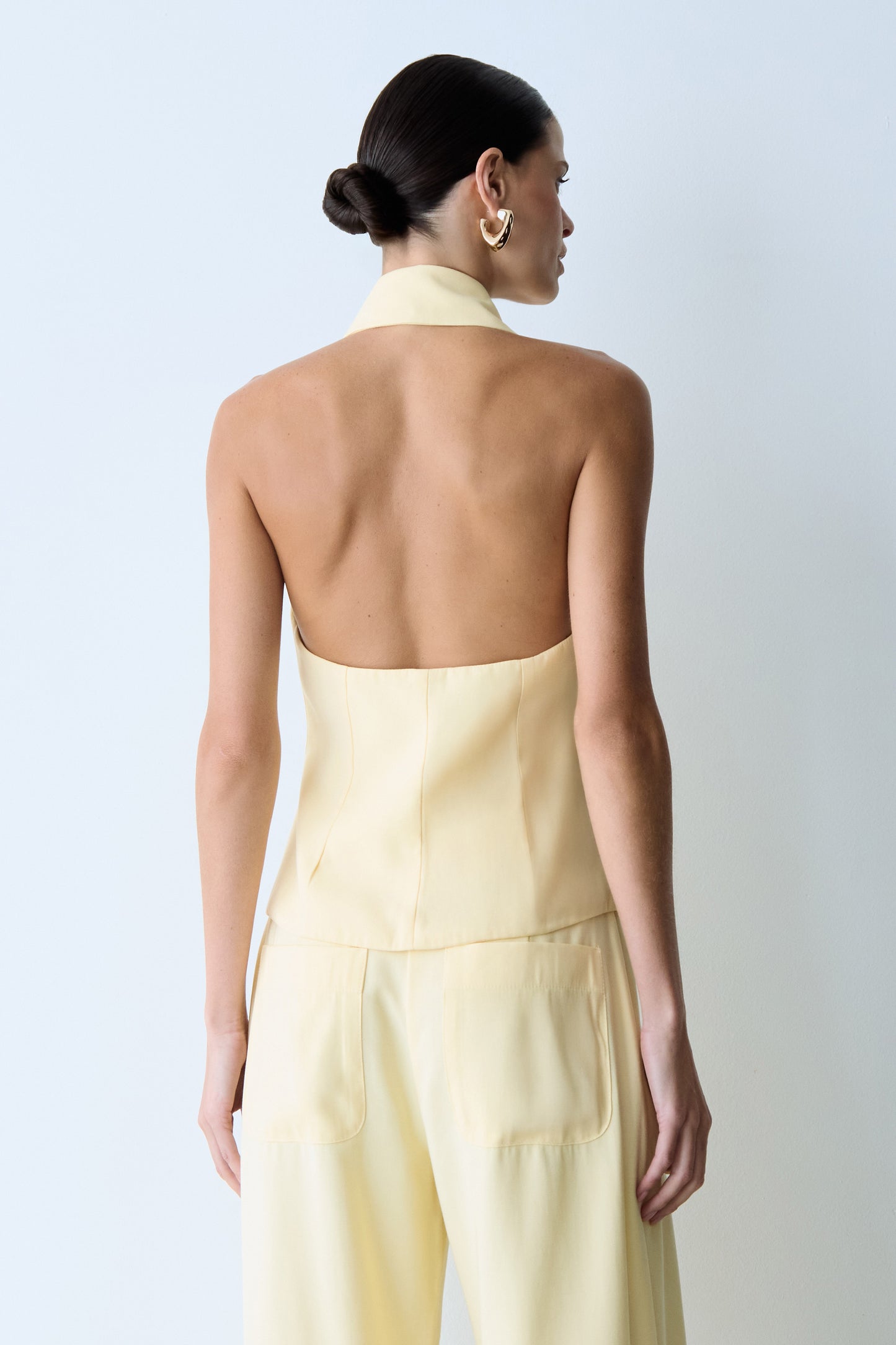 BLUSA FRENTE UNICA COLETE COM GOLA LAPELA AMARELO MANTEIGA CLARO