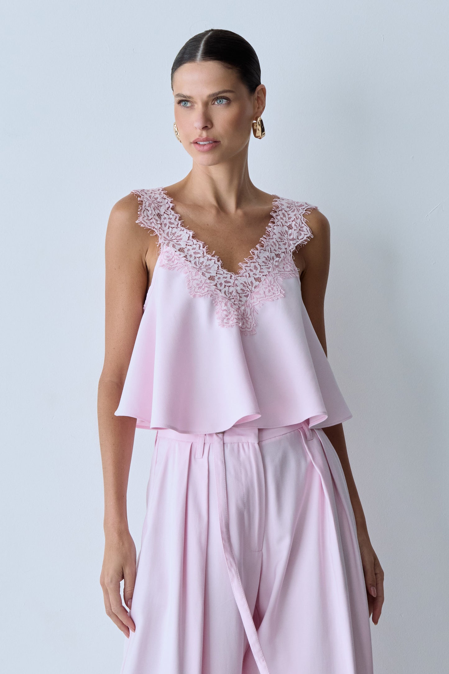 BLUSA DE ALCA COM DECOTE E ALCA EM RENDA COM FLUIDEZ ROSA BEBE