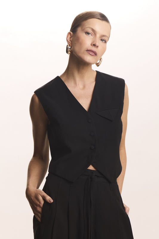 BLUSA SEM MANGA BARRA ASSIMETRICA FIVELA COSTAS PRETO