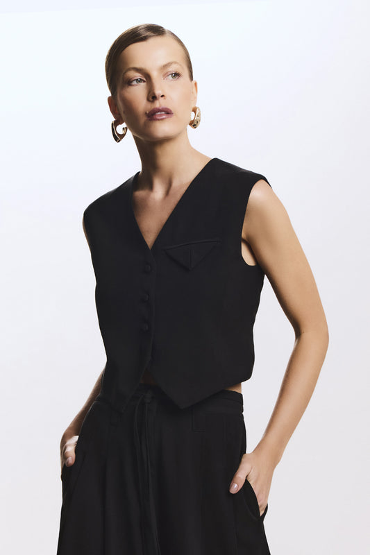 BLUSA SEM MANGA BARRA ASSIMETRICA FIVELA COSTAS PRETO