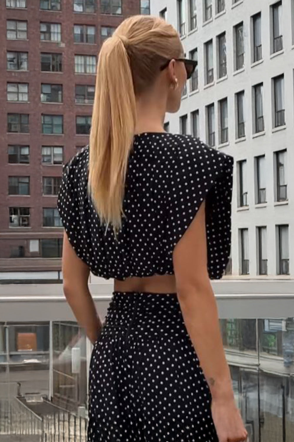 BLUSA BALONE COM OMBREIRAS POÁ PRETO