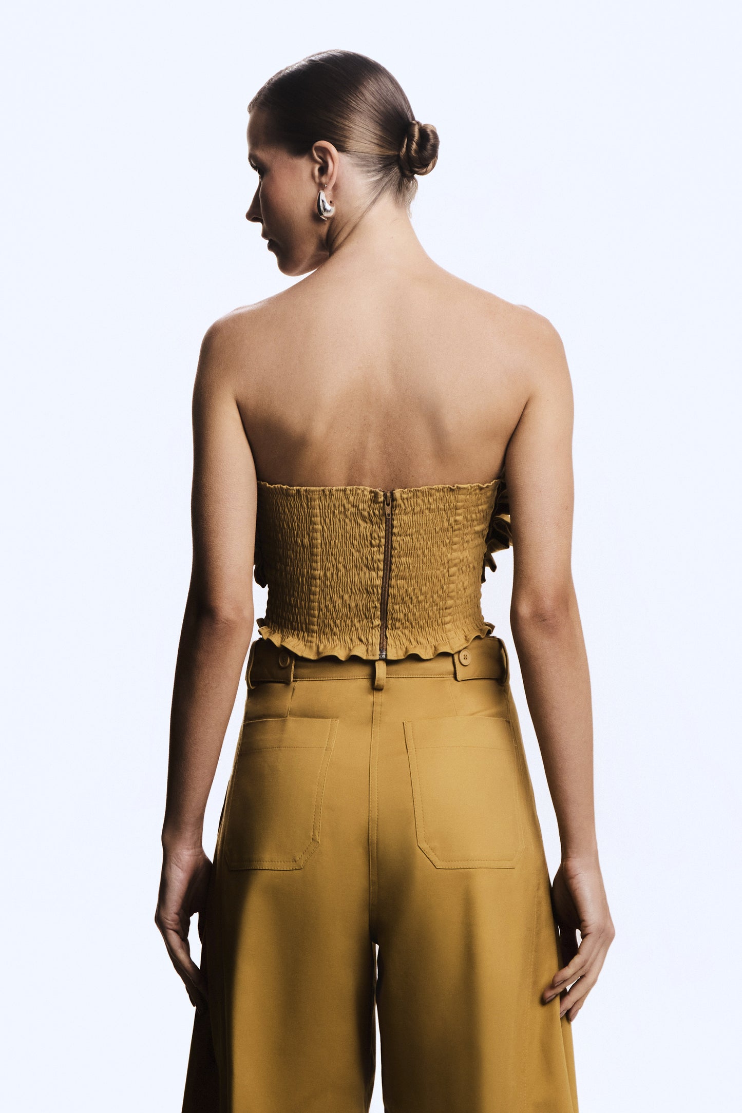 CROPPED TOMARA QUE CAIA COM DRAPEADOS ASSIMETRICOS BUSTO KAKI