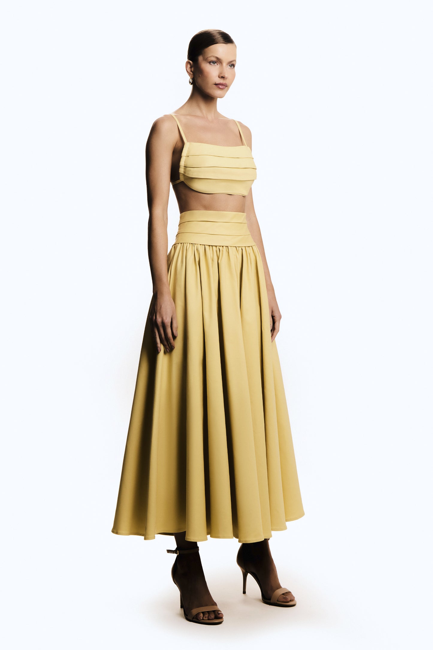 TOP ALÇA FINA COM SOBREPOSIÇÃO E AMARRAÇÃO COSTAS AMARELO MANTEIGA