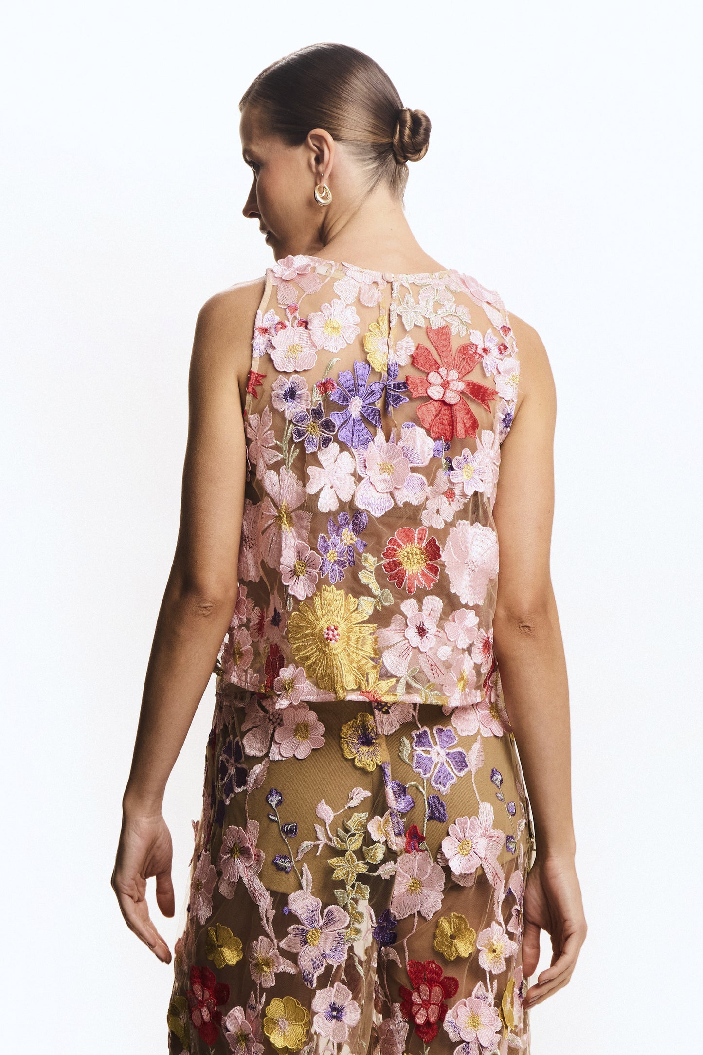 CROPPED REGATA DECOTE U BARRA AMPLA BOTAO COSTAS ROSA