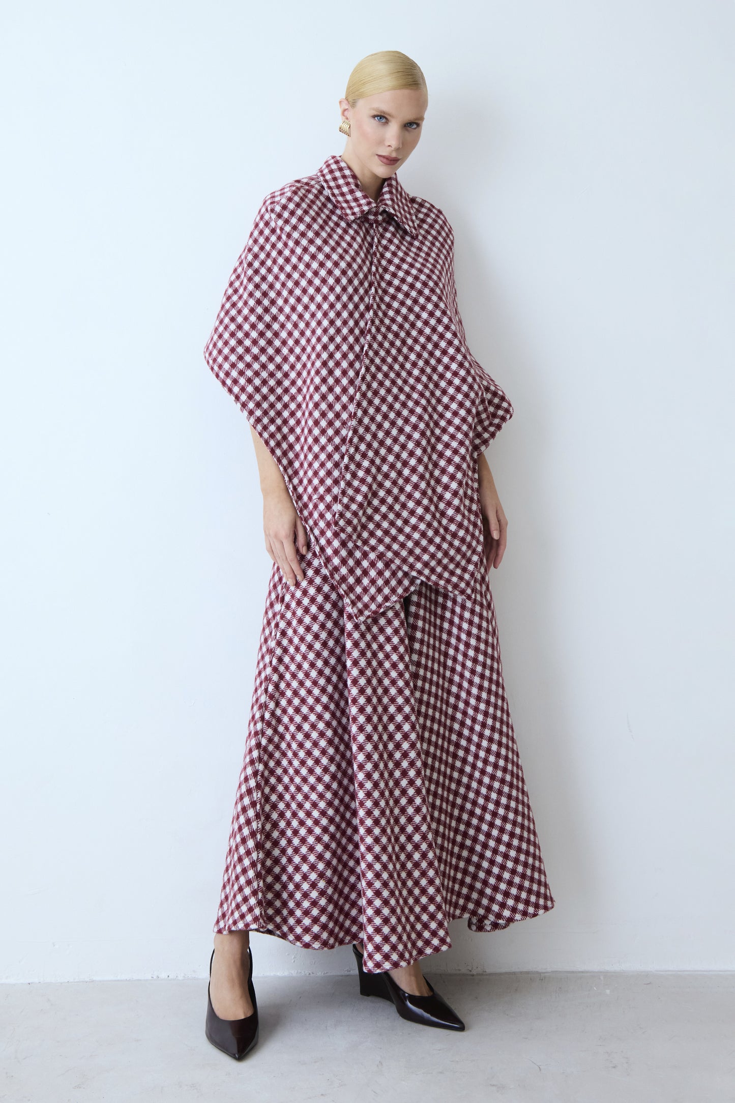 BLUSA MANGA CURTA PONCHO COM GOLA TRADICIONAL TRANSPASSADO VINHO