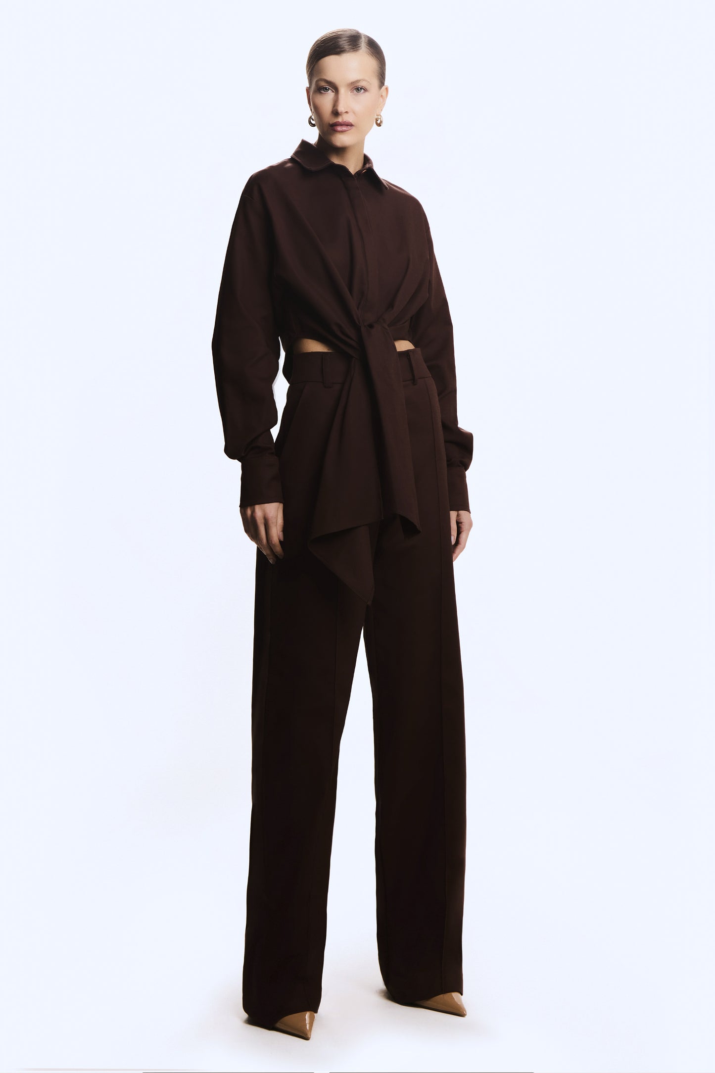 CAMISA MANGA COMPRIDA ESTRUTURADA AMARRACAO FRONTAL MARROM ESCURO