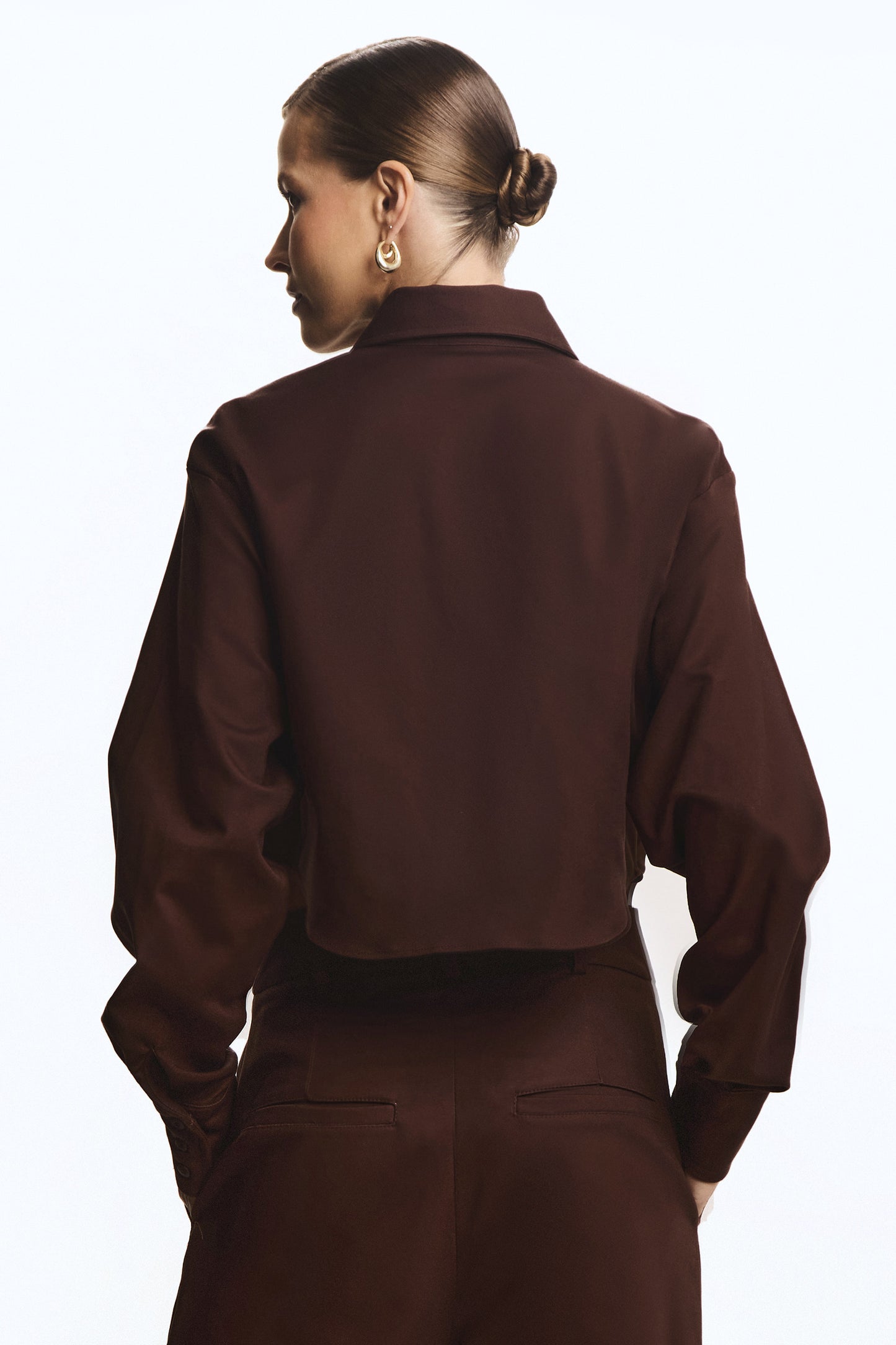 CAMISA MANGA COMPRIDA ESTRUTURADA AMARRACAO FRONTAL MARROM ESCURO