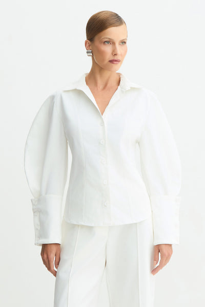 CAMISA MANGA COMPRIDA ESTRUTURADA COM MANGAS AMPLAS OFF WHITE