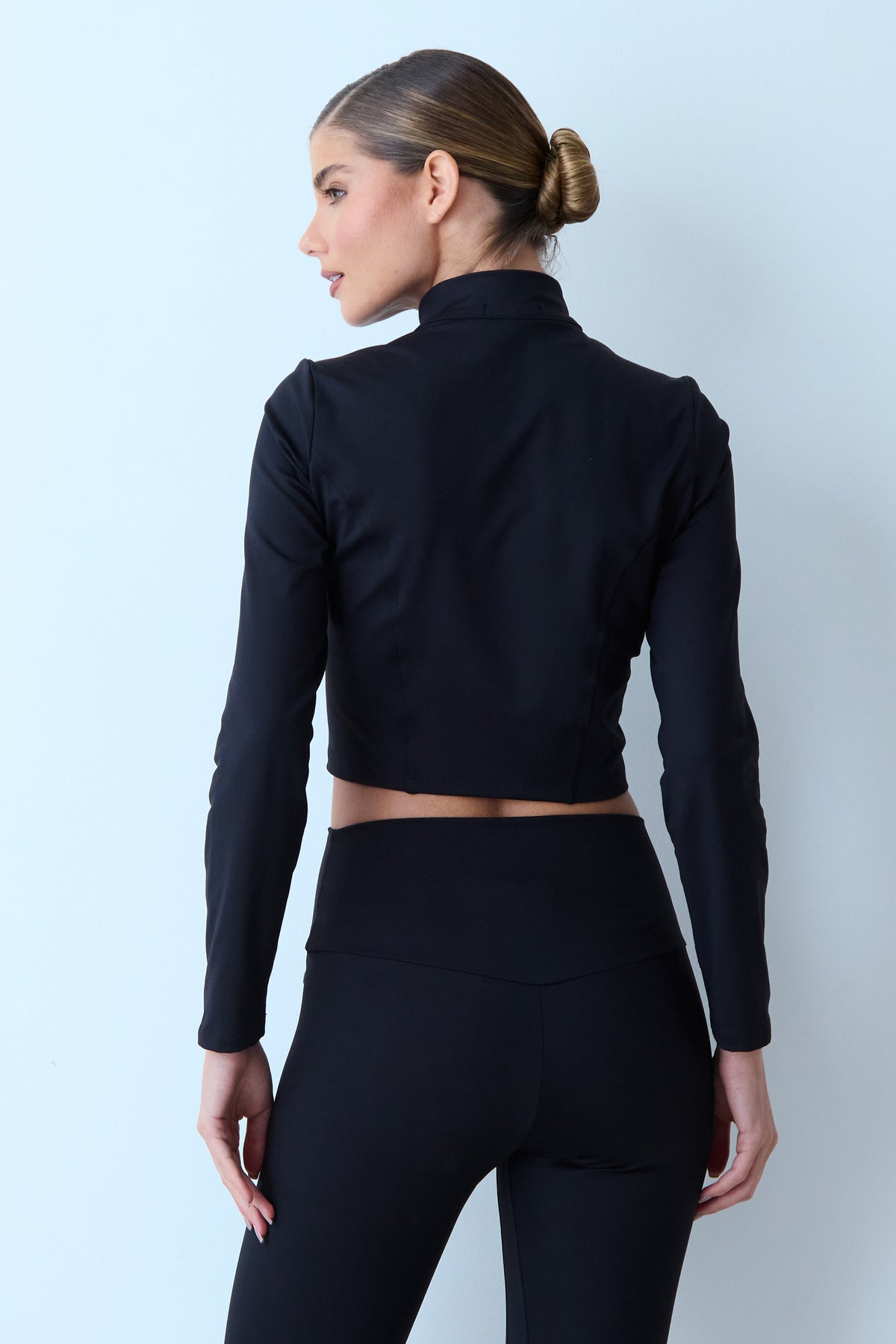BLUSA MANGA LONGA ZIPER FRONTAL PRETO