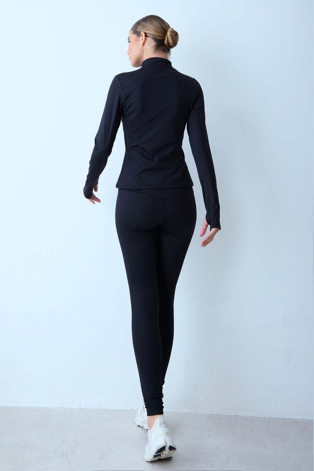 BLUSA MANGA LONGA DEDINHO ZÍPER PRETO