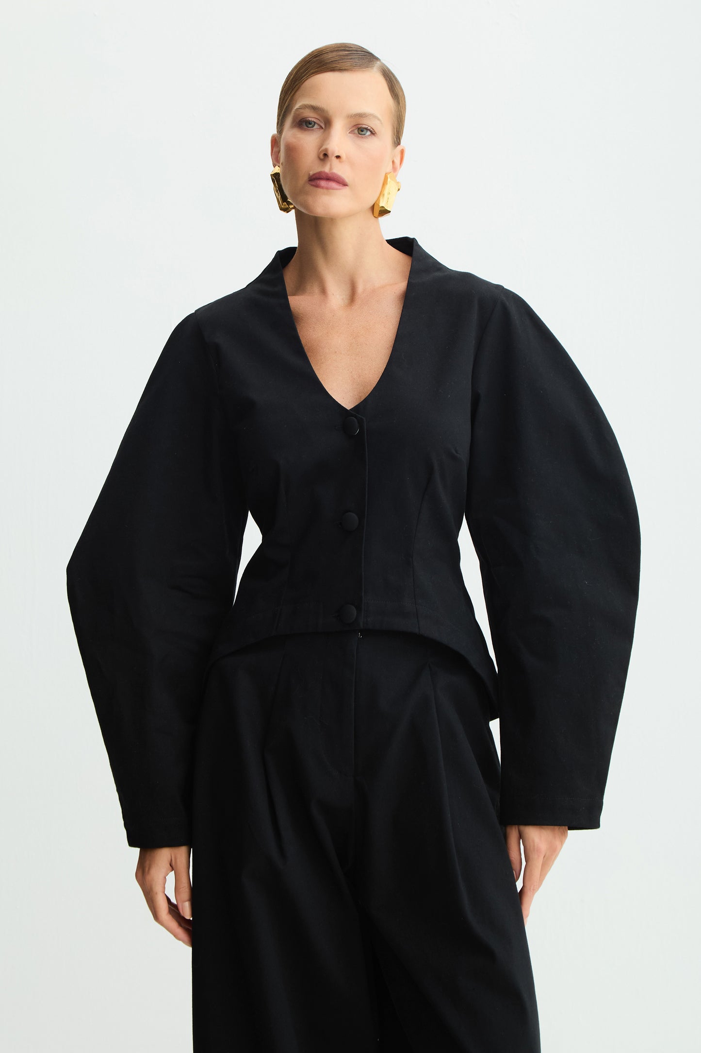 BLUSA MANGA LONGA MANGAS E BARRA ARREDONDADAS PRETO