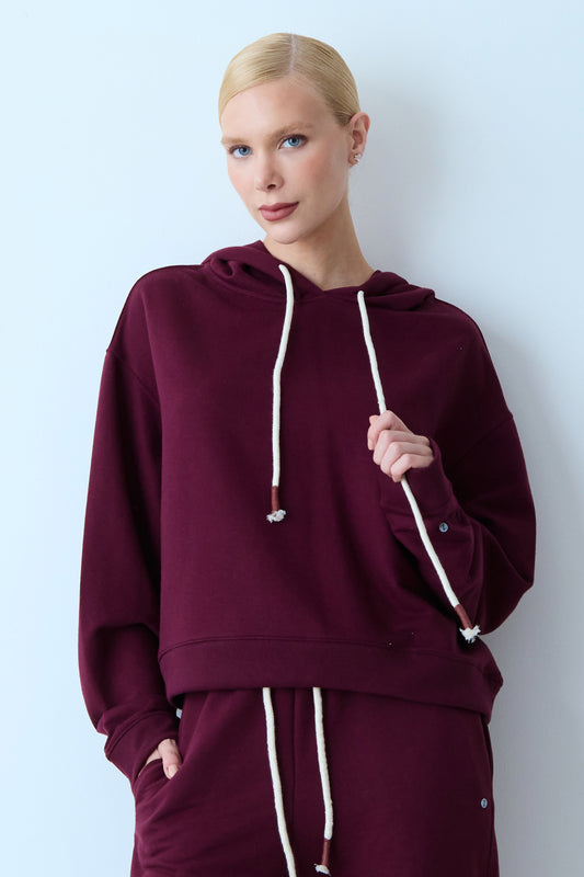 BLUSA MANGA LONGA MOLETOM COM CORDAO E CAPUZ VINHO