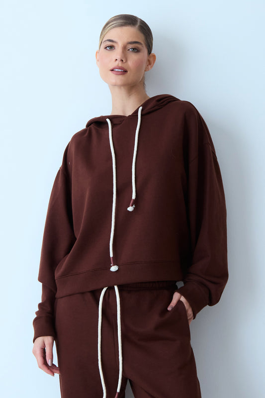 BLUSA MANGA LONGA MOLETOM COM CORDAO E CAPUZ MARROM