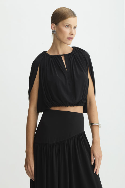 BLUSA SEM MANGA FLUIDA COM FRANZIDOS ABERTURA MEIO BUSTO PRETO