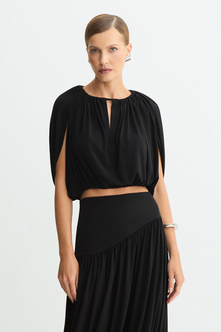 BLUSA SEM MANGA FLUIDA COM FRANZIDOS ABERTURA MEIO BUSTO PRETO