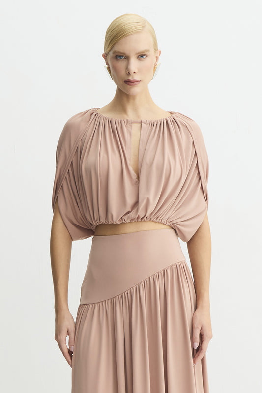 BLUSA SEM MANGA FLUIDA COM FRANZIDOS ABERTURA MEIO BUSTO MOCHA MOUSSE