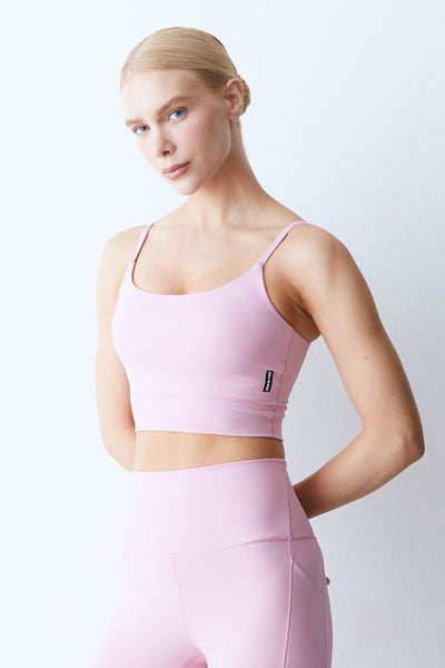 TOP DE ALCA FINAS E AJUSTE BAIXO BUSTO ROSA