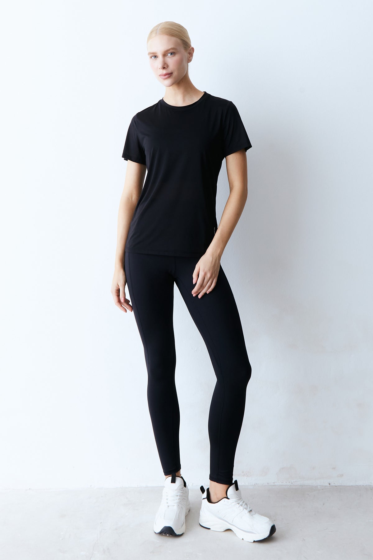 BLUSA MANGA CURTA PRETO