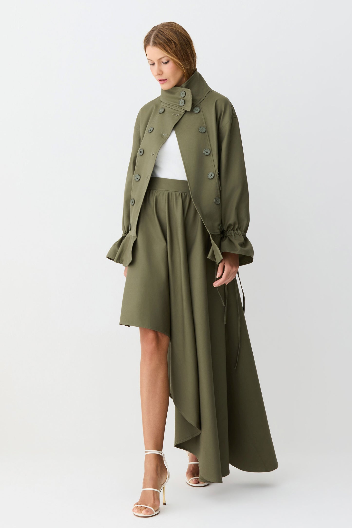 CASACO MANGA LONGA COM BOLSOS MANGA E CINTURA AJUSTAVEIS VERDE MILITAR