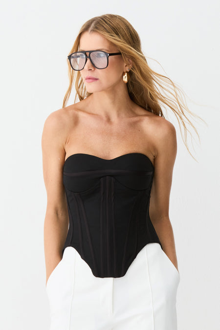 CORSELET TOMARA QUE CAIA DECOTE CORAÇÃO COM BARBATANAS PRETO