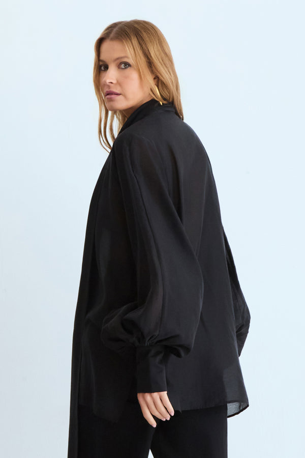 BLUSA MANGA LONGA FLUIDA COM TRANSPARENCIA E FAIXA PRETO