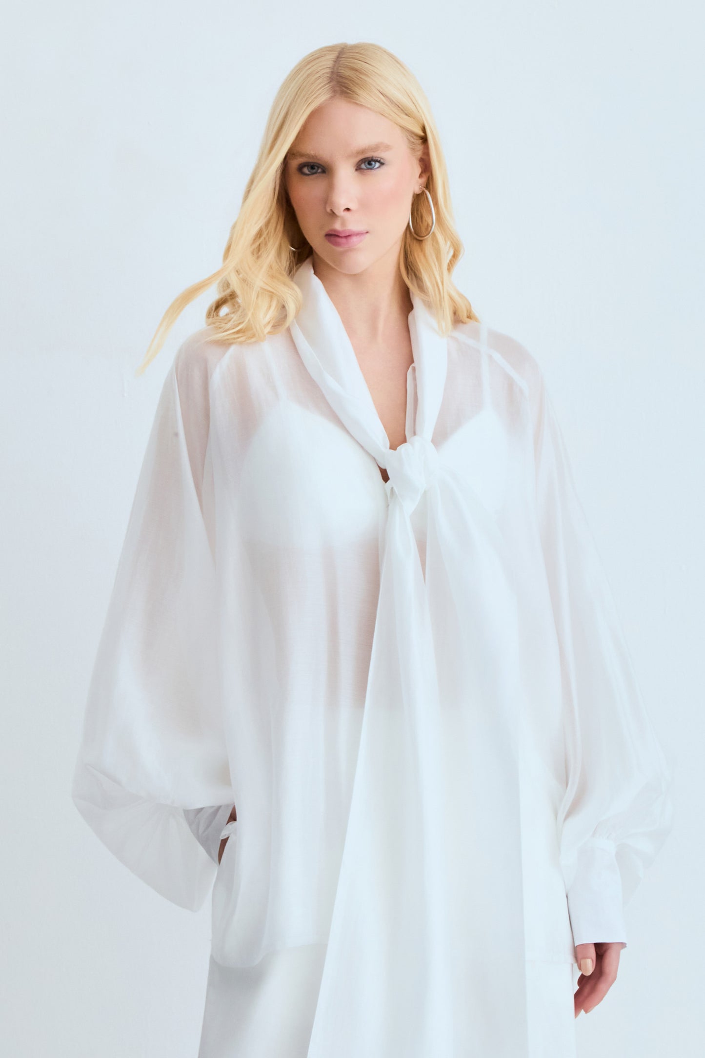 BLUSA MANGA LONGA FLUIDA COM TRANSPARENCIA E FAIXA OFF WHITE