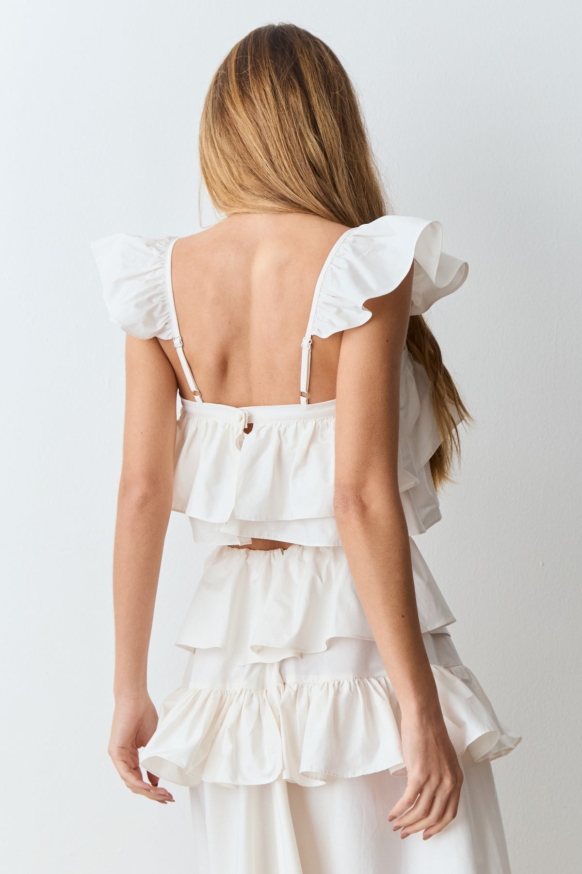 BLUSA DE ALCA COM BABADOS CORPO E ALCA OFF WHITE
