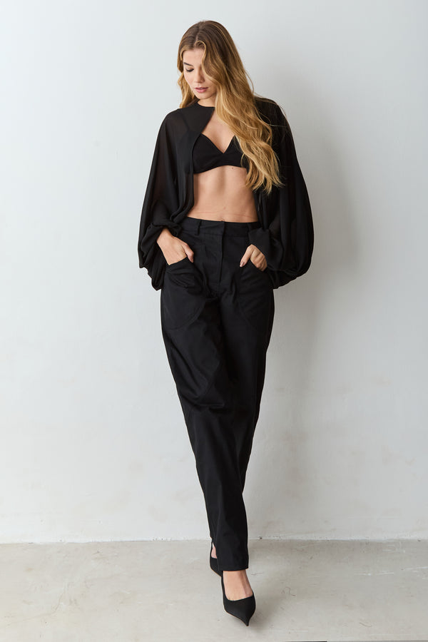 BLUSA CAPA ABERTURA FRONTAL MANGAS BUFANTES PRETO
