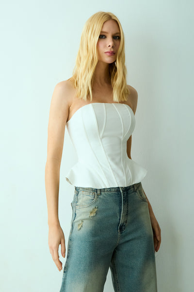 CROPPED TOMARA QUE CAIA RECORTES COM BARBATANAS LATERAL AMPLA OFF WHITE