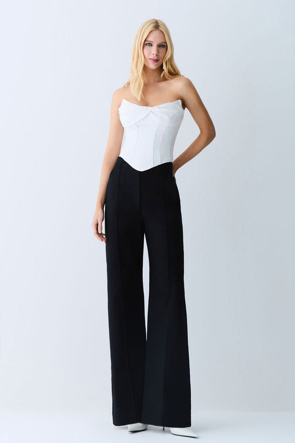 CROPPED TOMARA QUE CAIA RECORTE E DETALHE  BUSTO E BARRA OFF WHITE