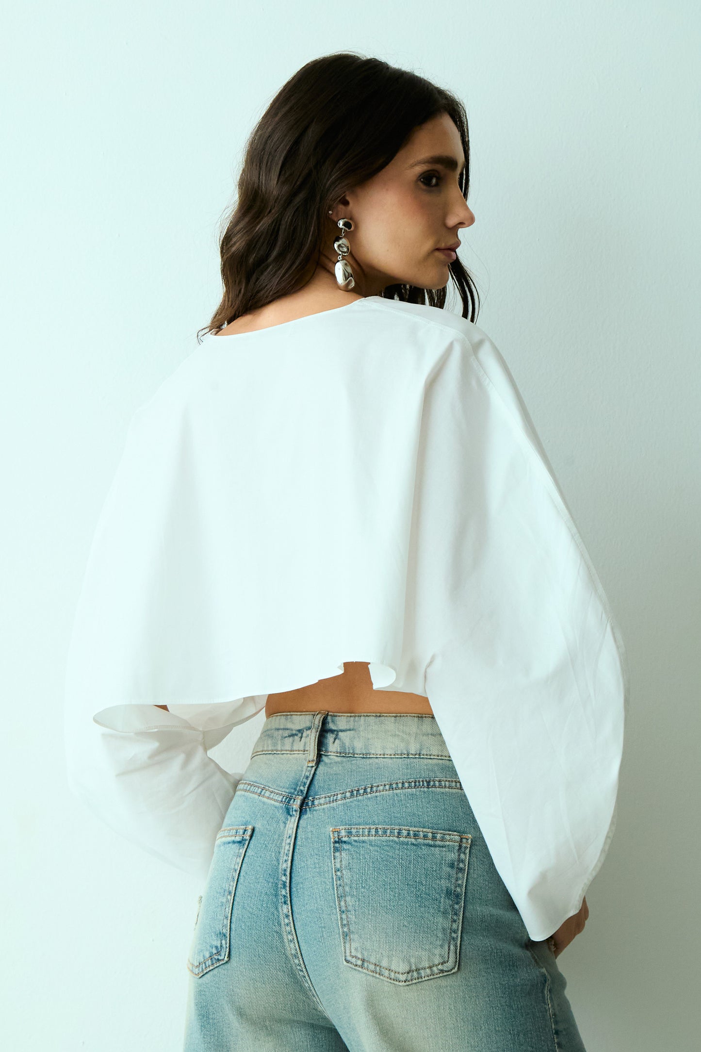 BLUSA MANGA LONGA AMPLAS COM AMARRACAO FRENTE OFF WHITE