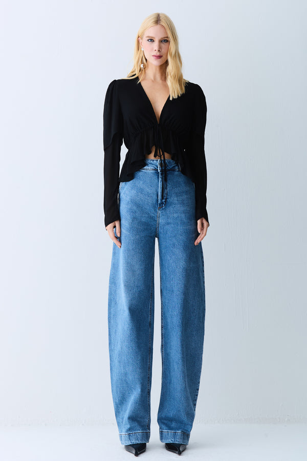 BLUSA MANGA LONGA FRANZIDOS REGULAVEIS E AMARRACAO PRETO